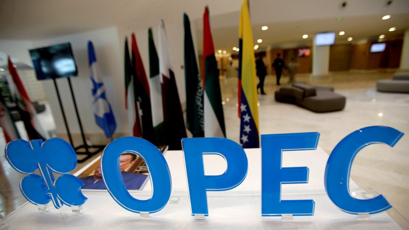 Fotografija: Cena nafte raste zaradi povečanega povpraševanja, z dodatno hitro ponudbo pa se lahko odzovejo le članice Opec+. FOTO: Ramzi Boudina/Reuters