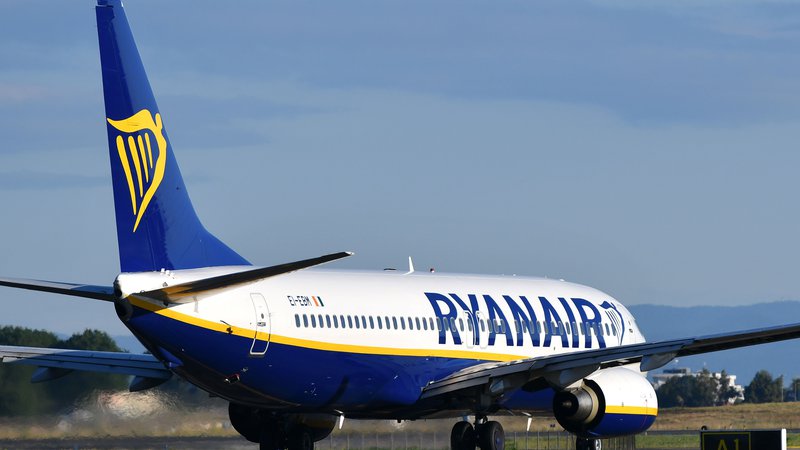 Fotografija: Ryanair je decembra lani podpisal pogodbo za nakup 75 letal Boeing 737 max. FOTO: Alberto Pizzoli/Afp