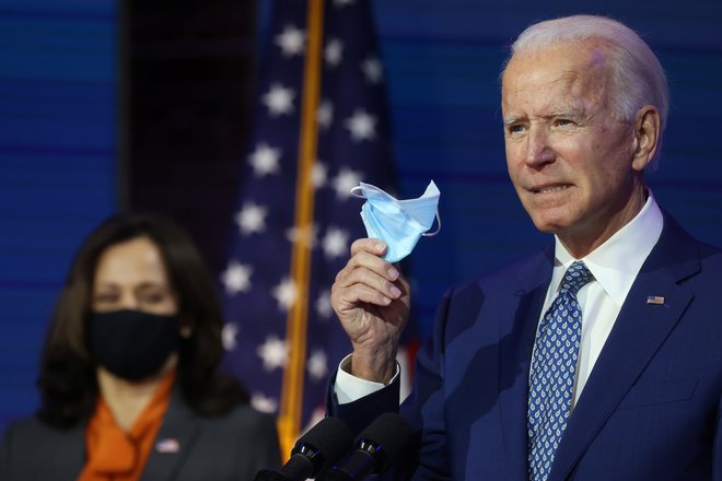 Predsednik Biden je želel, da se cepi 70 odstotkov odraslega prebivalstva že do 4. julija. FOTO: Jonathan Ernst/Reuters