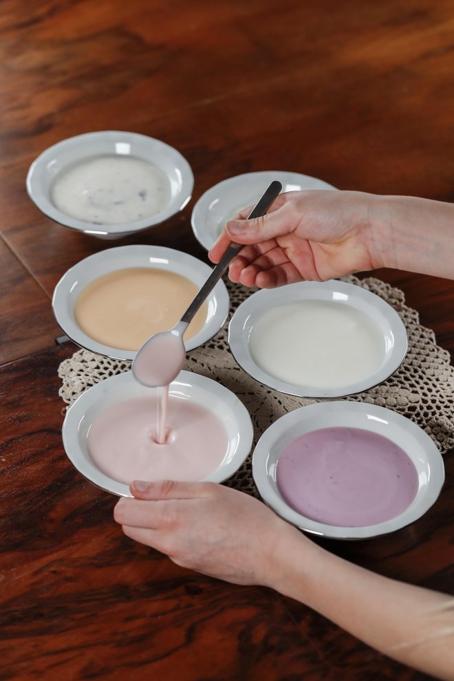 Sadni jogurti so pogosta izbira za malico. FOTO: Uroš Hočevar/Delo