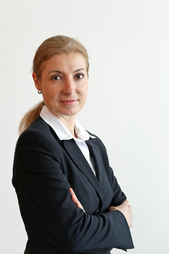 Investicije, s katerimi izboljšujemo rabo energije, se lahko kar hitro povrnejo, pravi Barbara Žumer, vodja prodaje v Danfossu Trati. FOTO: Matic Borković
