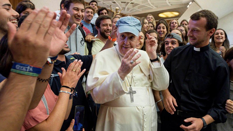 Fotografija: Papež Frančišek se je po julijski operaciji na črevesju vrnil v javno življenje. FOTO: Vatican Media/Reuters