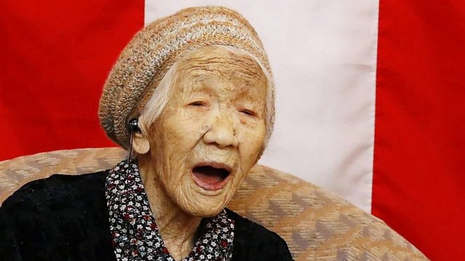 Sodeč po Guinnesovi knjigi rekordov je tudi najstarejši človek na svetu – Japonka. To je<strong> </strong>Kane Tanaka iz Fukuoke, rojena leta 1903, ima 118 let. FOTO: Reuters