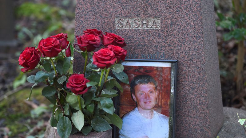 Fotografija: Grob nekdanjega sodelavca FSB Aleksandra Litvinenka v Londonu
FOTO: Toby Melville/Reuters