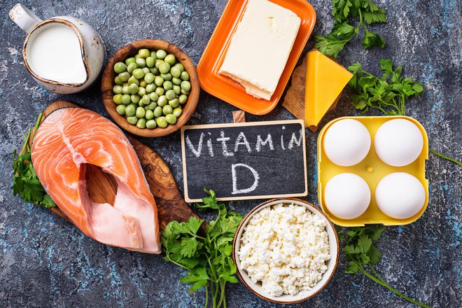 Najbogatejši viri vitamina D so z maščobo bogata živila, kot so nekatere ribe, na primer losos, sardine in tun, jajca, obogateno mleko in mlečni izdelki in druga živila, obogatena z vitaminom D. Foto Shutterstock