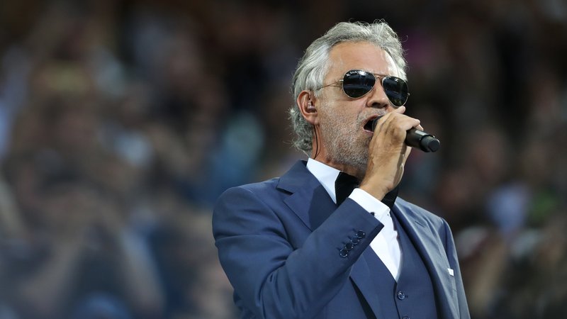 Fotografija: Andrea Bocelli je do zdaj prodal že več kot 90 milijon albumov in ima celo svojo zvezdo na Hollywoodski aleji slavnih. FOTO: Carl Recine/Reuters
