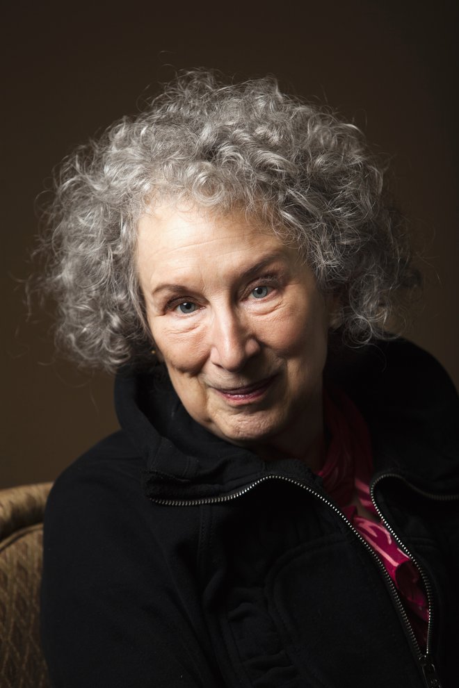 Na sinočnjem slovesnem odprtju sejma je v spletnem prenosu dobila besedo tudi največja kanadska pisateljska zvezdnica Margaret Atwood. FOTO: Reuters
