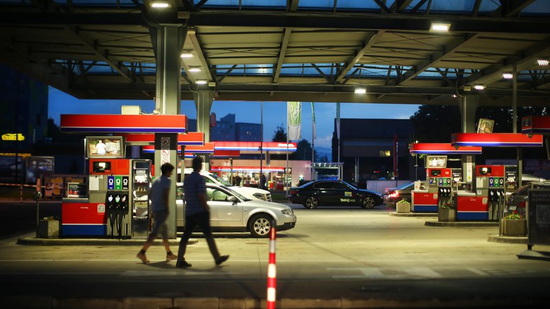 Fotografija: Nerešena vprašanja med Slovenijo in Hrvaško ne vplivajo na proces integracije Petrola in hrvaškega Croduxa. FOTO: Jure Eržen
