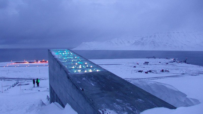 Fotografija: Globalna semenska banka na otoku Spitsbergen v norveškem arhipelagu Svalbard, kjer zaradi bojazni pred morebitnim izbruhom naravne ali vojne kataklizme skladiščijo rastlinska semena z vseh koncev sveta. FOTO: Dokumentacija Dela
