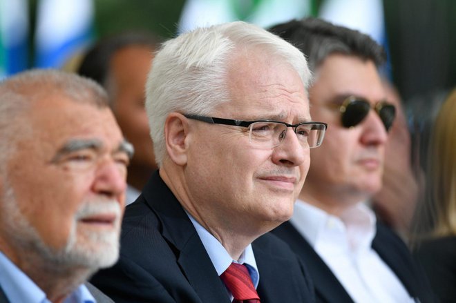 Ivo Josipović na sredi, levo nekdanji predsednik Stjepan Mesić, desno zdajšnji Zoran Milanović. FOTO: Goran Mehek/Cropix
