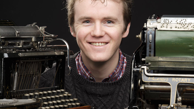 Fotografija: James Inglis se je nad pisalnimi stroji navdušil ob pisanju disertacije. FOTO: osebni arhiv
