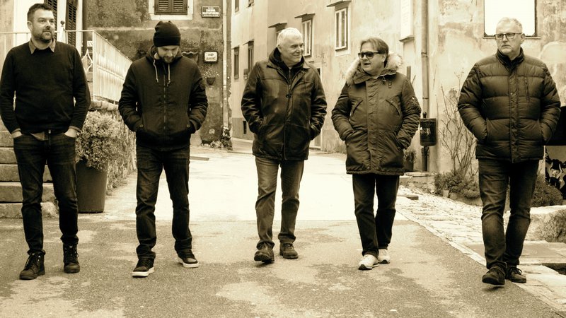 Fotografija: Zoran Predin je novi album posnel s pomočjo Zvonimirja Radišića, Igorja Polaka, Damjana Grbca in Tončija Grabušića. Foto arhiv založbe
