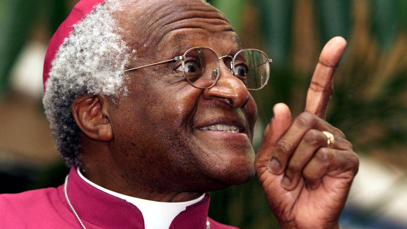 Fotografija: Desmond Tutu je bil upokojeni capetownski nadškof, ki je še v visoki starosti veljal za človeka brez dlake na jeziku. FOTO: Mike Hutchings/Reuters
