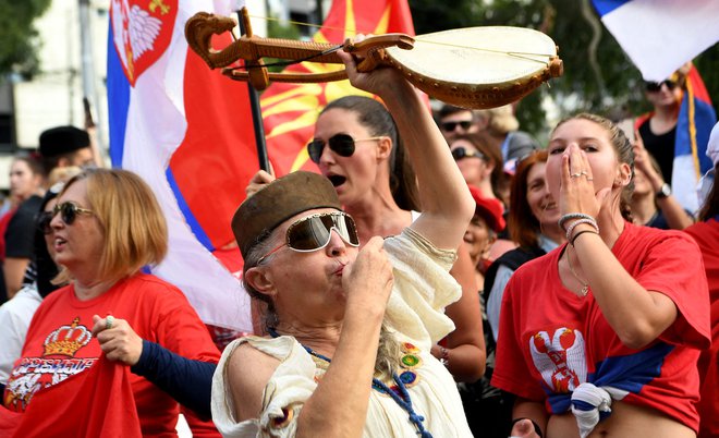 Srbska skupnost v Avstraliji javno izraža podporo Novaku Đokoviću. FOTO: William West/AFP
