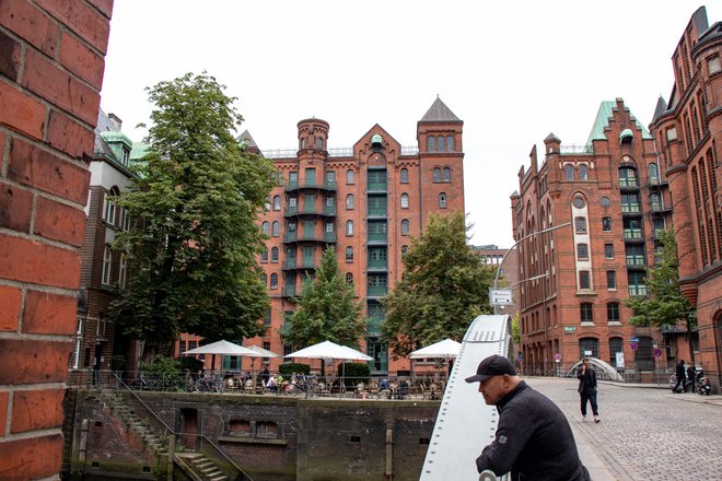 Čez 12 let naj bi postal Hamburg mesto brez avtomobilov. FOTO: Shutterstock
