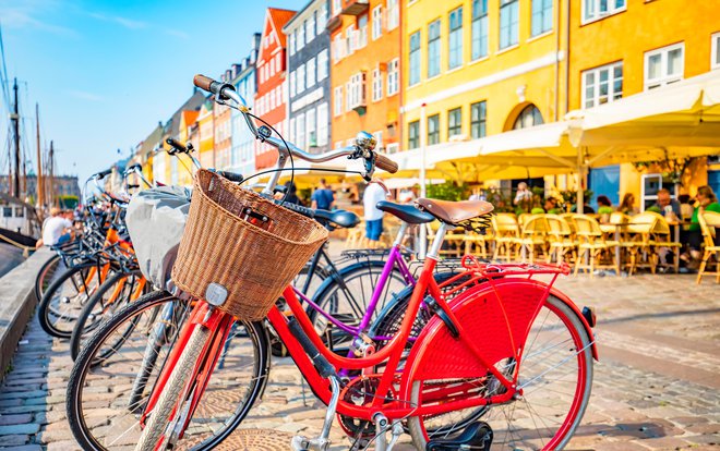 Polovica prebivalcev Københavna se v službo redno vozi s kolesom. FOTO: Shutterstock
