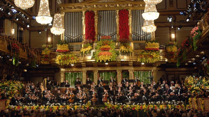 Fotografija: Valčki, polke in koračnice so nepogrešljiv del silvestrskih in novoletnih slavij prav zaradi Dunajskih filharmonikov. FOTO: promocijsko gradivo
