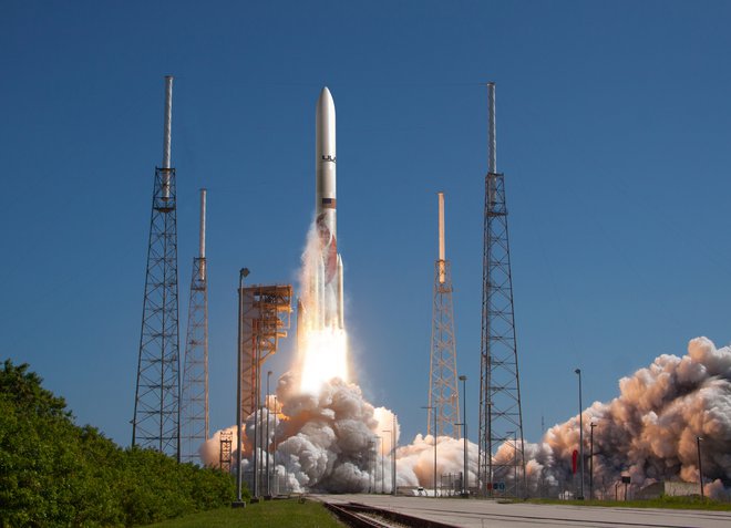 Ilustracija rakete vulcan podjetja United Launch Alliance FOTO: Patrick H. Corkery/ULA
