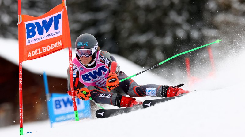 Fotografija: Lucas Braathen na poti do presenetljive slalomske zmage. FOTO: Denis Balibouse/Reuters
