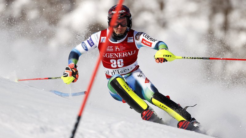 Fotografija: Žan Kranjec (na fotografiji) med slalomsko preizkušnjo decembra v Val d'Iseru. FOTO: Christian Hartmann/Reuters
