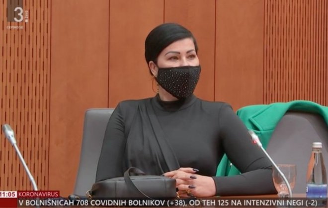 Klavdija Snežič na zaslišanju pri preiskovalni komisiji. FOTO: posnetek zaslona RTV Slovenija
