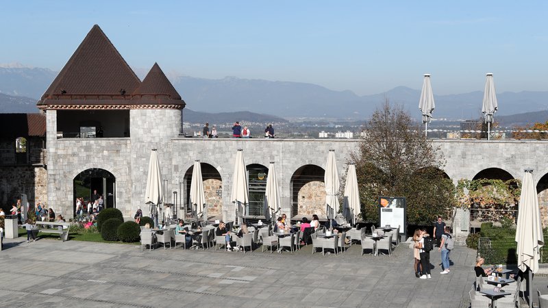 Fotografija: Lani je Ljubljanski grad obiskalo 460.355 obiskovalcev oziroma 32 odstotkov več kot leto prej. Foto Marko Feist
