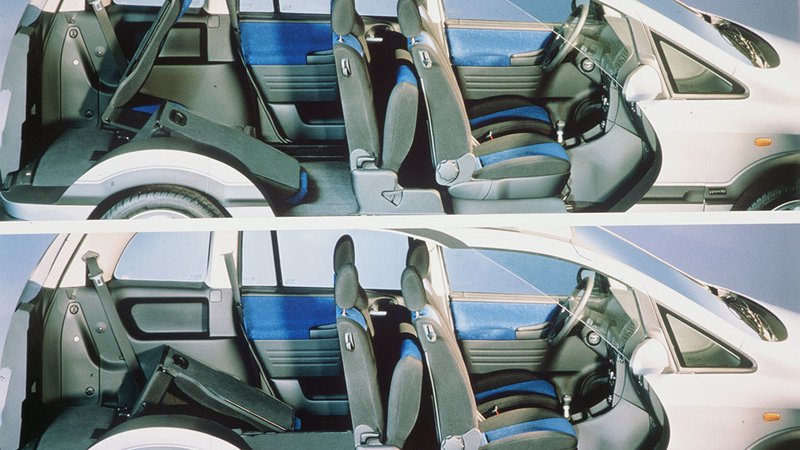 Fotografija: Prva Oplova zafira je leta 1999 prinesla izviren način zlaganja sedežev. FOTO: Opel
