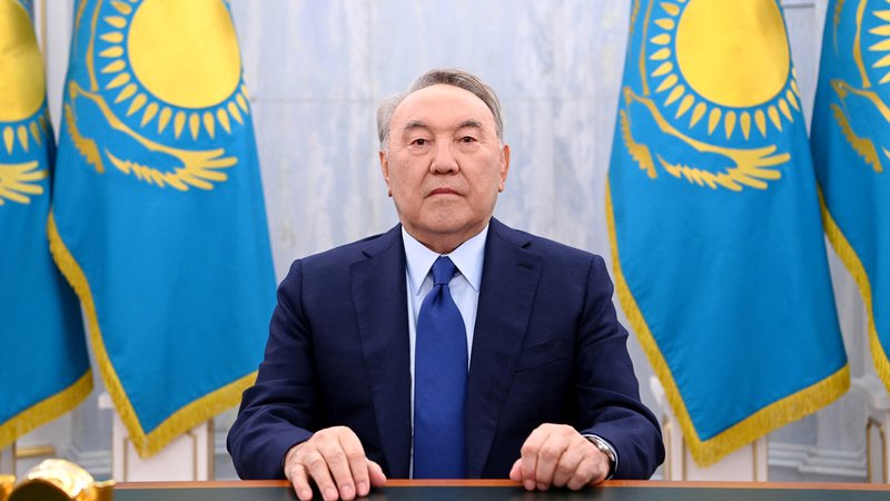 Fotografija: Nursultan Nazarbajev je do nedavnih množičnih protestov veljal za dosmrtnega voditelja Kazahstana. FOTO Elbasy.kz/Reuters
