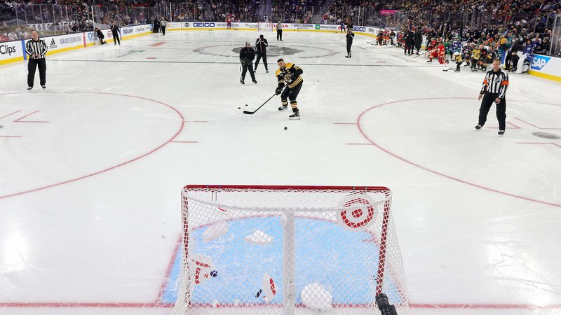 Fotografija: Najboljši hokejisti v NHL se ta konec tedna družijo v Las Vegasu, v Pekingu pa jih ne bo. FOTO: Ethan Miller/AFP
