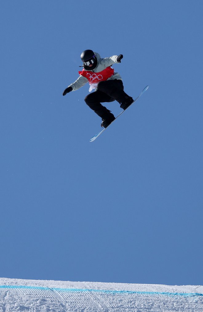 Vsi v Sloveniji upoštevajo le konservativne zimske športe, kaj pa deskarka prostega sloga Urška Pribošič? FOTO: Mike Blake/Reuters
