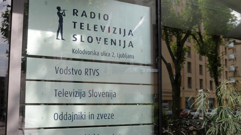 Fotografija: Poslanstvo RTV Slovenija je obveščanje javnosti o družbeni realnosti z različnih zornih kotov, ne zgolj z vladnega vidika. FOTO: Ljubo Vukelič/Delo
