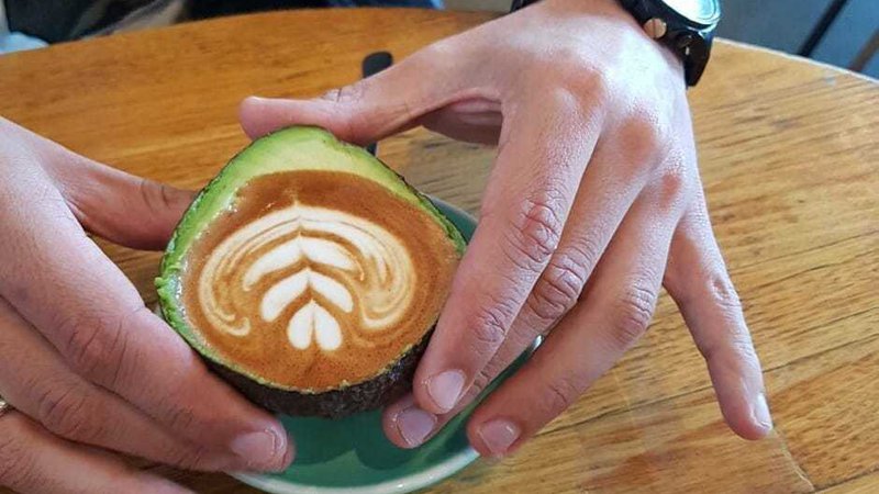Fotografija: Avokado in kava latte. FOTO: Arhiv Polet/Instagram 
