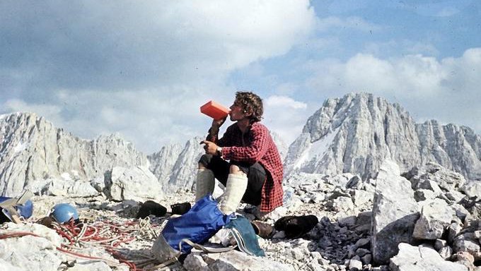 Fotografija: V mladih letih se je po gorah potikal s prijateljem Tonetom Perčičem. FOTO: Tone Perčič
