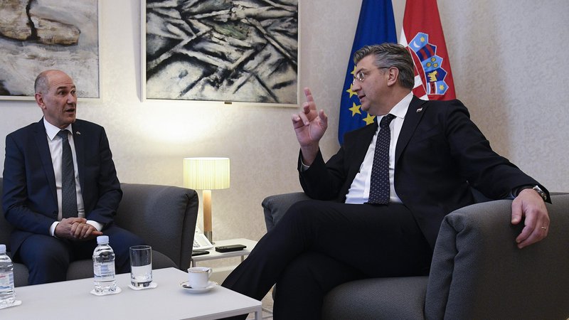 Fotografija: Hrvaški predsednik vlade Andrej Plenković je pričakoval, da mu bo z zaveznikom Janezom Janšo uspelo dogovor o ribolovu uskladiti pred volitvami. FOTO: Cropix
