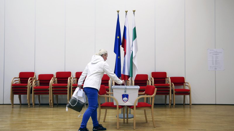 Fotografija: Glasovnice so v tujino prihajale z zamudo, nekateri v tujini živeči slovenski državljani jih sploh niso dobili. FOTO: Matej Družnik/Delo
