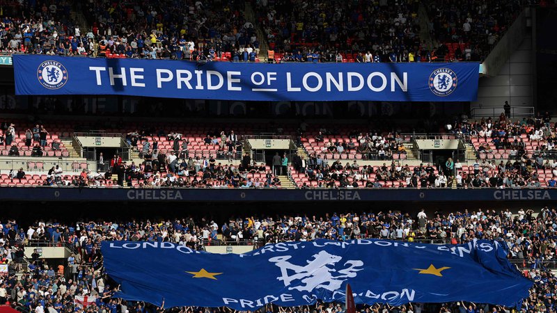 Fotografija: Navijači Chelseaja bodo odslej podpirali klub v ameriško-švicarskem lastništvu. FOTO: Glyn Kirk/AFP
