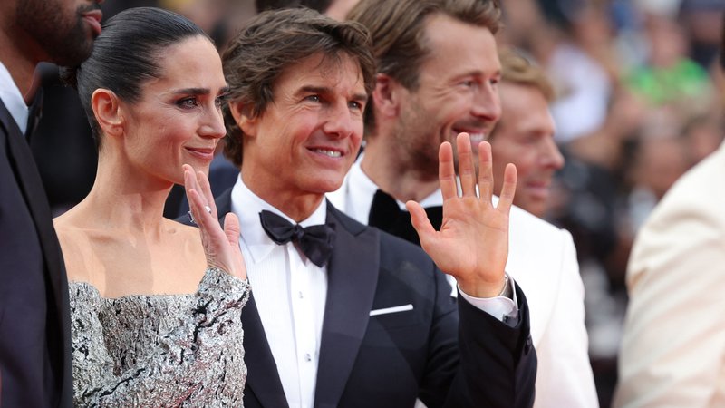 Fotografija: Jennifer Connelly in Tom Cruise sta pozdravila številne oboževalce. FOTO: Valery Hache AFP
