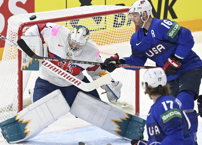 Američani so se morali zelo potruditi za zmago nad Britanci. FOTO: Heikki Saukkomaa/AFP

