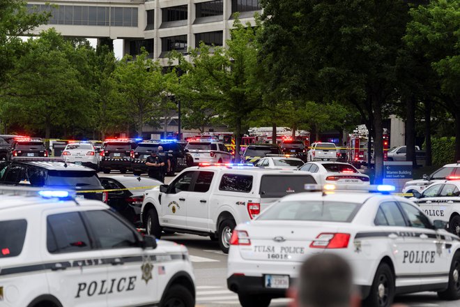 Policija je v sredo popoldne prispela na kraj dogodka v bolnišnico St, Francis v treh minutah. FOTO: Michael Noble Jr./Reuters
