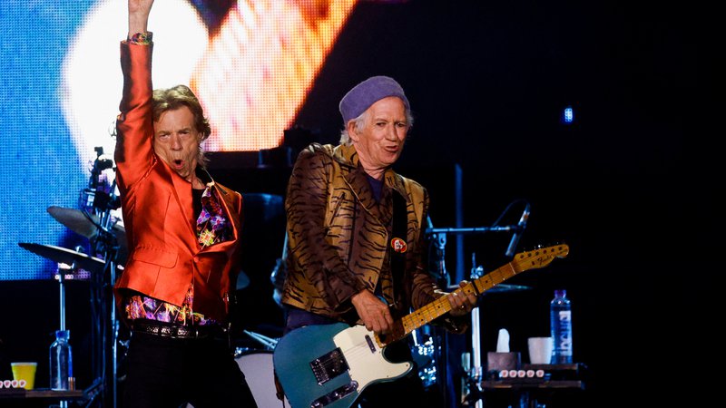 Fotografija: Vse bolj žlahtna in še vedno neustavljiva Mick Jagger in Keith Richards  FOTO: Susana Vera/Reuters
