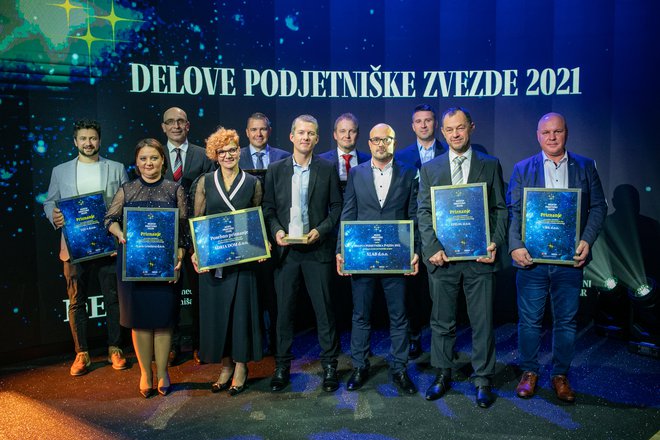 Vsi lanskolenti nominiranci za Delove podjetniške zvezde so prejeli posebna priznanja. FOTO: Voranc Vogel/Delo
