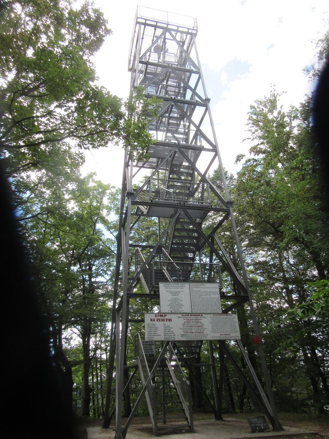 Na Resevni imajo tudi 20-metrski razgledni stolp. FOTO: Špela Kuralt/Delo
