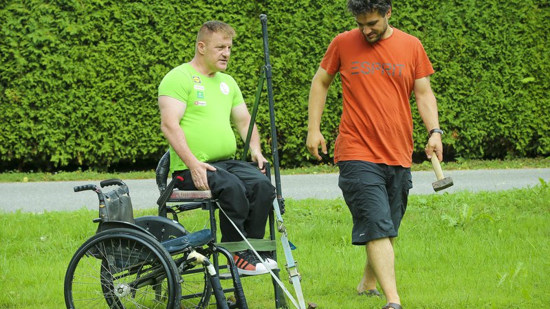 Fotografija: Za državo je bistvena razlika, ali je invalidnost nastala v povezavi z delom ali ne. Na fotografiji je paraolimpijec Henrik Plank. FOTO: Jože Suhadolnik/Delo
