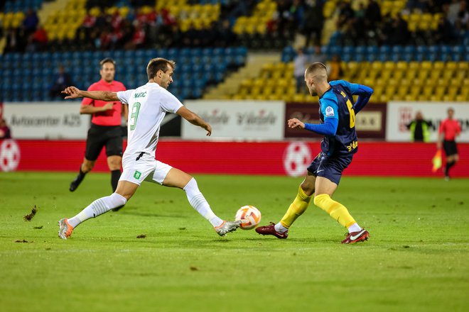 Mustafa Nukić je zabil neregularen gol. FOTO: Črt Piksi
