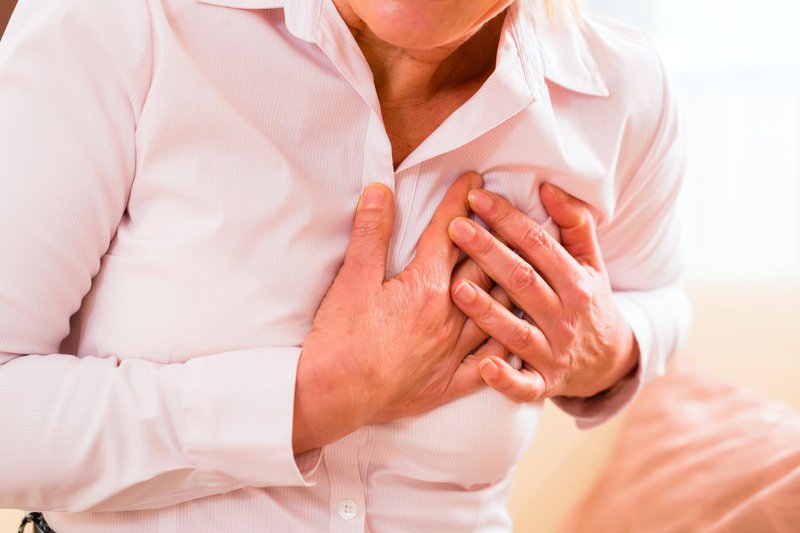 Fotografija: Preveč holesterola LDL v krvi lahko povzroči nastanek oblog na žilnih stenah in s tem pospeši nevaren proces – nastanek ateroskleroze, kar lahko posledično vodi v srčni infarkt, možgansko kap ali pa v gangreno spodnjih okončin.  FOTO: Depositphotos

