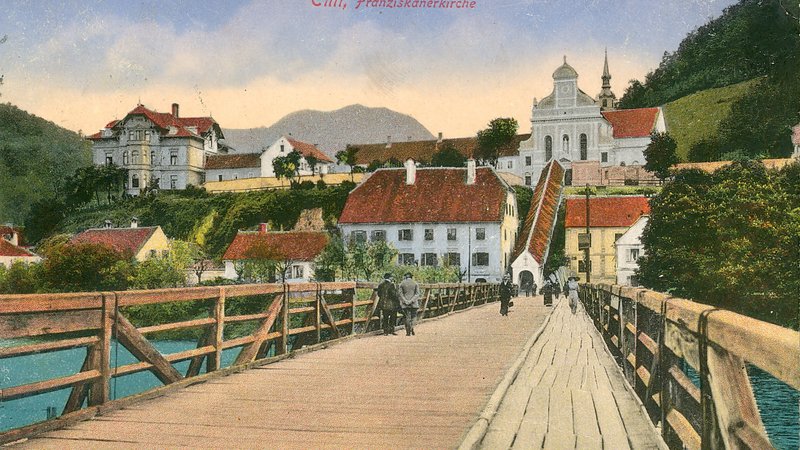 Fotografija: Kapucinski most, razglednica, odposlana leta 1917. Mostu ni več. FOTO: ZAC
