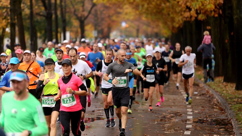 Fotografija: Na letošnjem 26. maratonu je prijavljenih že okoli 14.000 tekačev, pričakujejo jih okoli 16.000. FOTO: Matej Družnik/Delo
