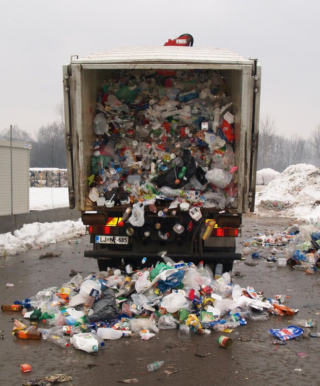 Avstrija želi razogljičiti tudi prevoz odpadkov. FOTO: Slopak
