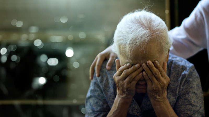 Fotografija: Alzheimerjeva bolezen je najpogostejša oblika demence in predstavlja kar 70 odstotkov vseh demenc. FOTO: Shutterstock
