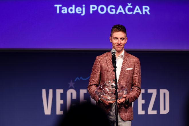 Tadej Pogačar je tudi letos slovenski kolesar leta, v glasovanju Vélo magazina pa je po lanskem prvem mestu tokrat končal na tretjem. FOTO: Črt Piksi/Delo
